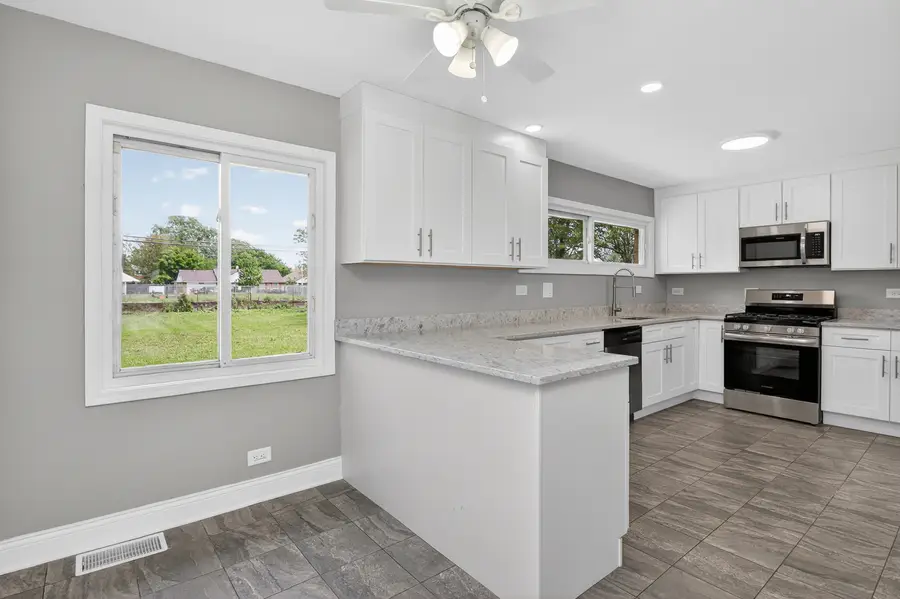1125 Suffolk Avenue, Westchester, IL 60154 - #3
