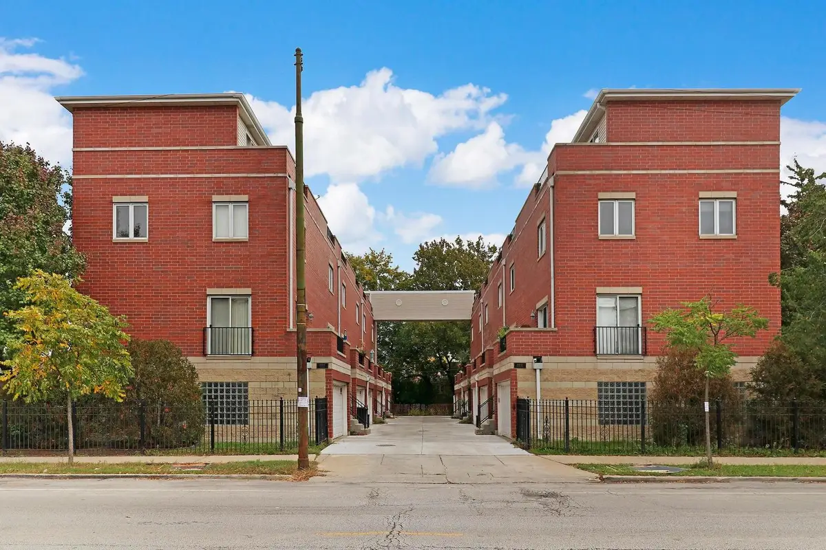 4549 N Central Avenue #8, Chicago, IL 60630 - #1