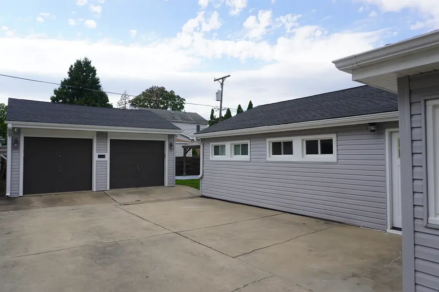 5320 S Madison Avenue, Countryside, IL 60525 - #2