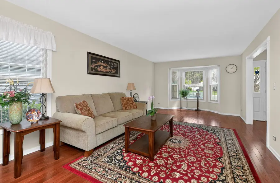 337 W Scarborough Court, Bloomingdale, IL 60108 - #2