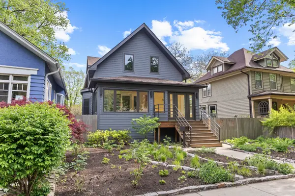 2125 W Greenleaf Avenue, Chicago, IL 60645