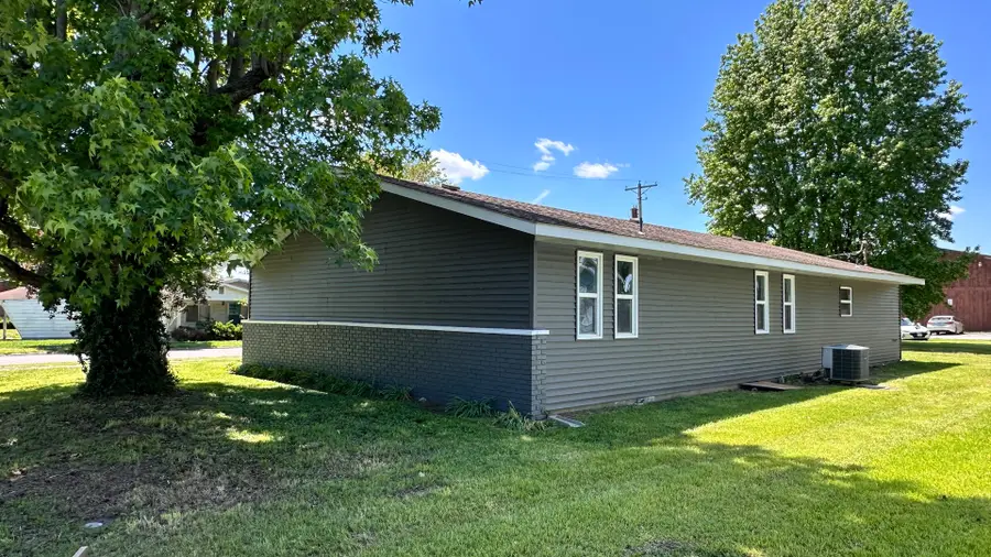 211 E Cleveland Street, West Frankfort, IL 62896 - #2