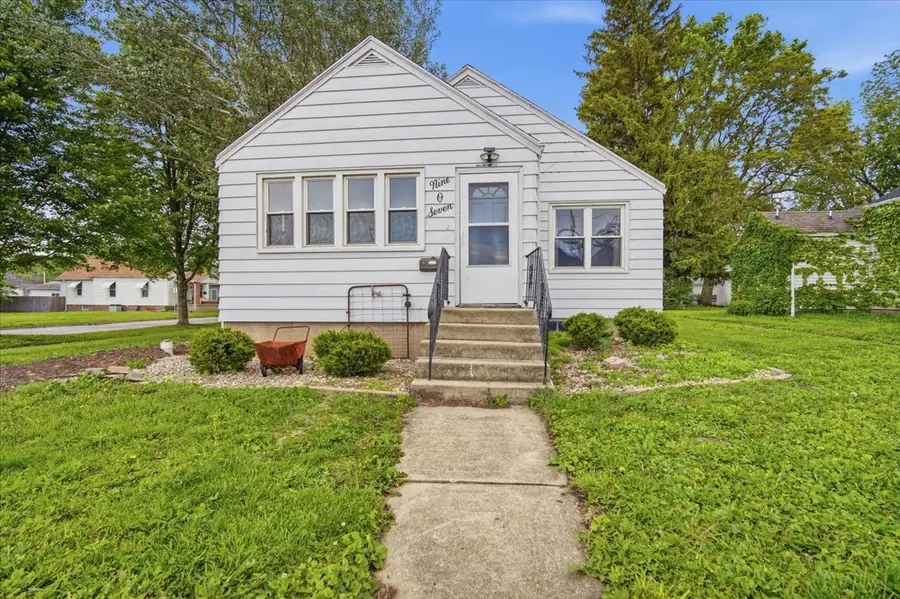 907 N Allin Street, Bloomington, IL 61701 - #2