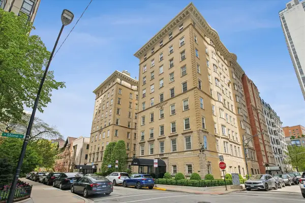 70 E Scott Street #306, Chicago, IL 60610