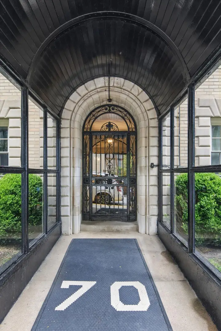 70 E Scott Street #306, Chicago, IL 60610 - #2