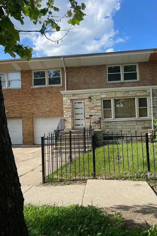 2646 E 77th Street, Chicago, IL 60649