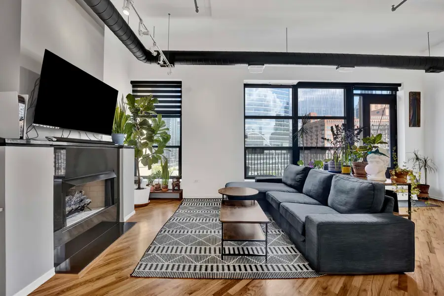 226 N Clinton Street #721, Chicago, IL 60661 - #3