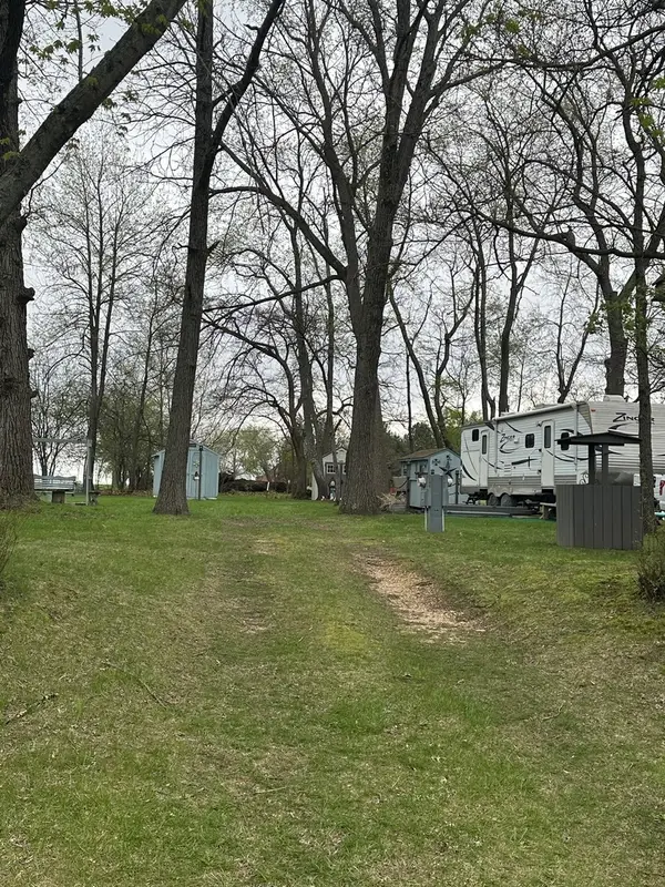 10-291/292 Woodhaven Lakes, Sublette, IL 61367