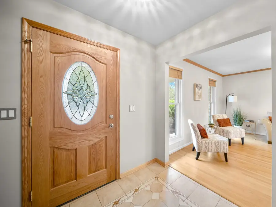 661 Thompson Boulevard, Buffalo Grove, IL 60089 - #2