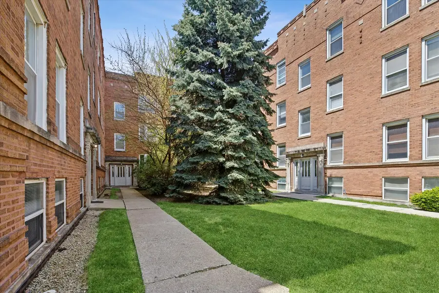 4912 N Kedzie Avenue #1W, Chicago, IL 60625 - #2