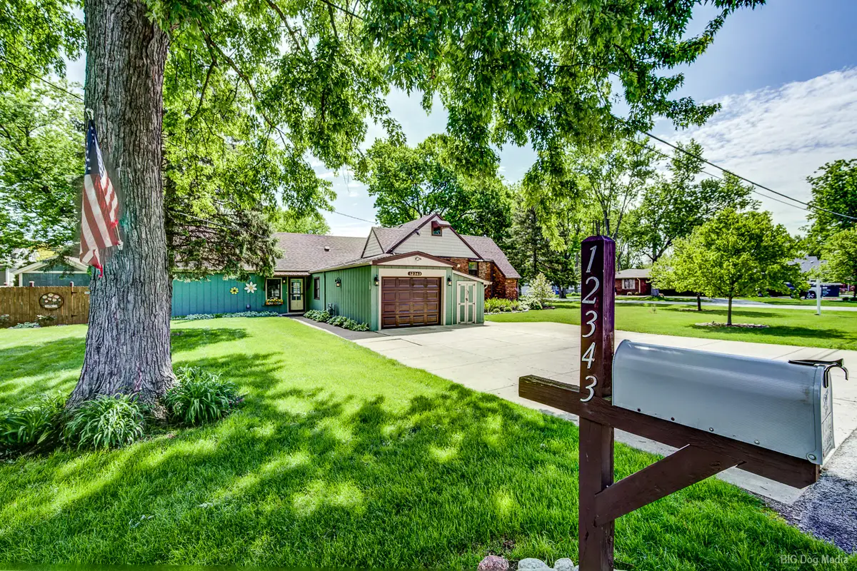 12343 S 70th Avenue, Palos Heights, IL 60463 - #1