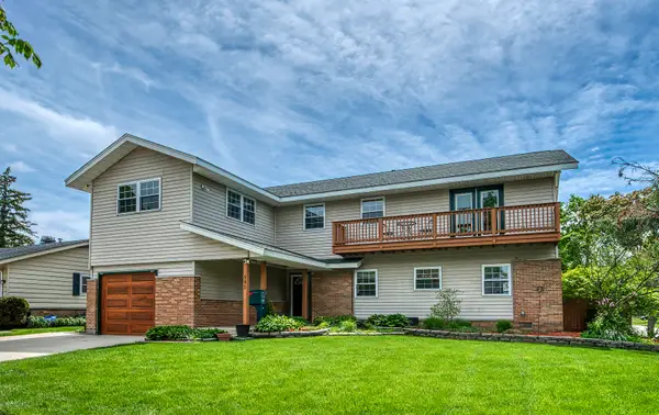 591 Sussex Court, Elk Grove Village, IL 60007
