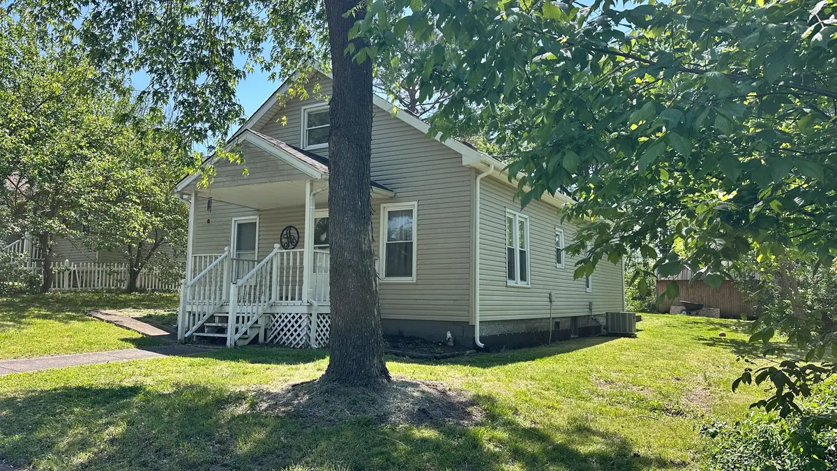 1106 E Clark Street, West Frankfort, IL 62896 - #1