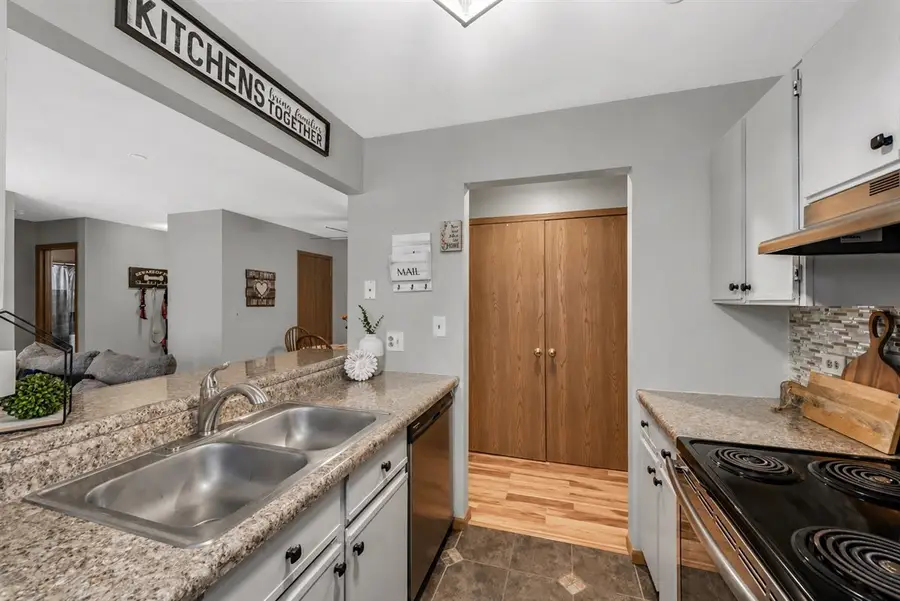 1332 Cunat Court #2B, Lake In The Hills, IL 60156 - #3