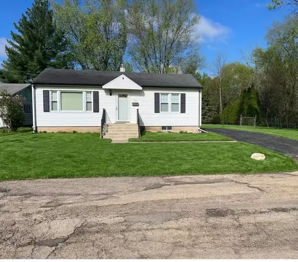 550 N Waddell Avenue, Freeport, IL 61032