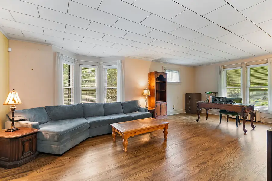922 Douglas Avenue, Aurora, IL 60505 - #3