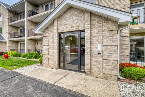 8832 Amelia Court #1-D, Justice, IL 60458
