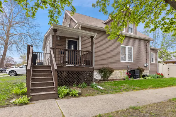1937 S 3rd Avenue, Maywood, IL 60153