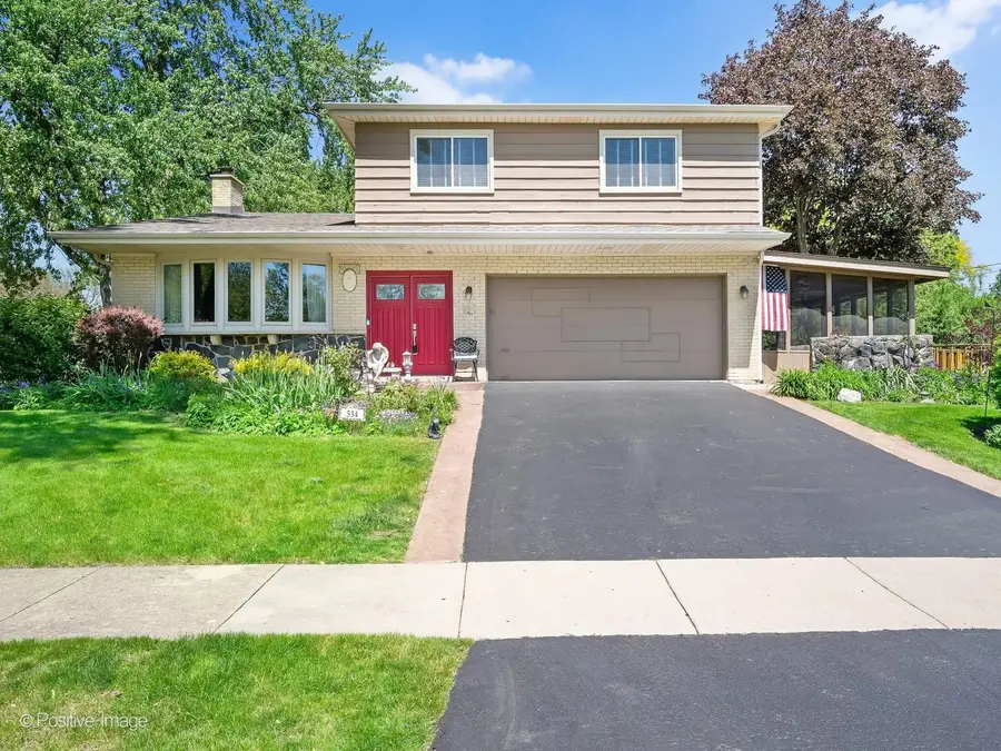 534 E Foster Avenue, Roselle, IL 60172 - #2