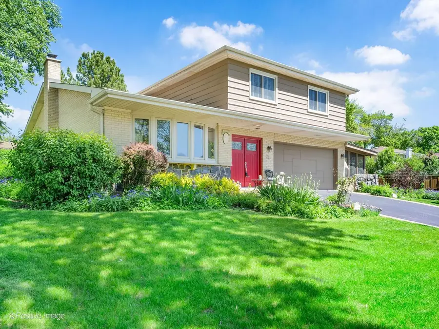 534 E Foster Avenue, Roselle, IL 60172 - #3