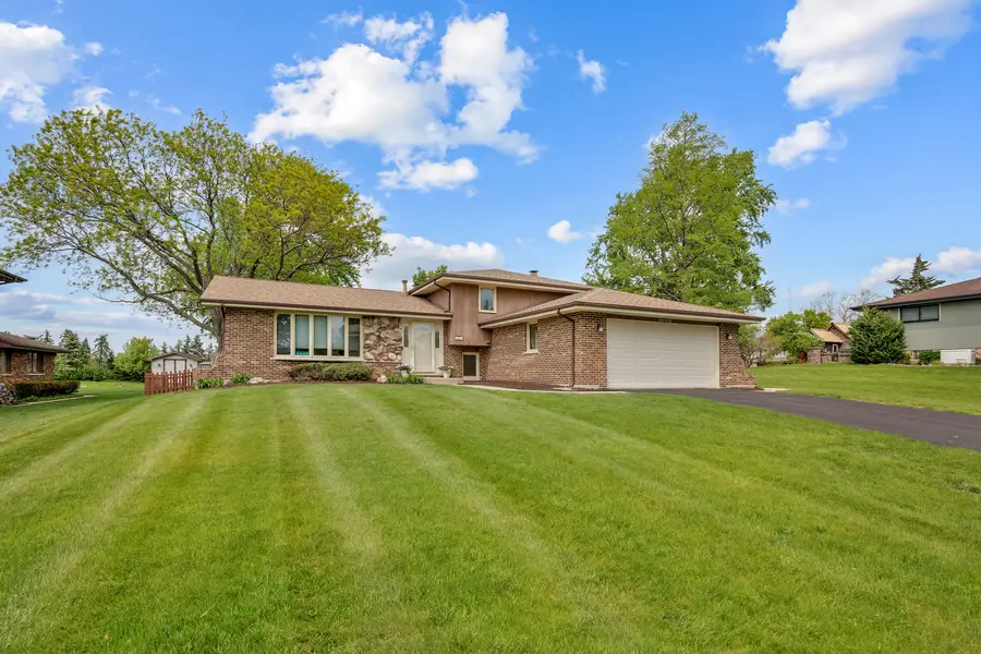 16W658 Therese Court, Willowbrook, IL 60527 - #2