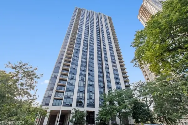 2500 N Lakeview Avenue #903, Chicago, IL 60614