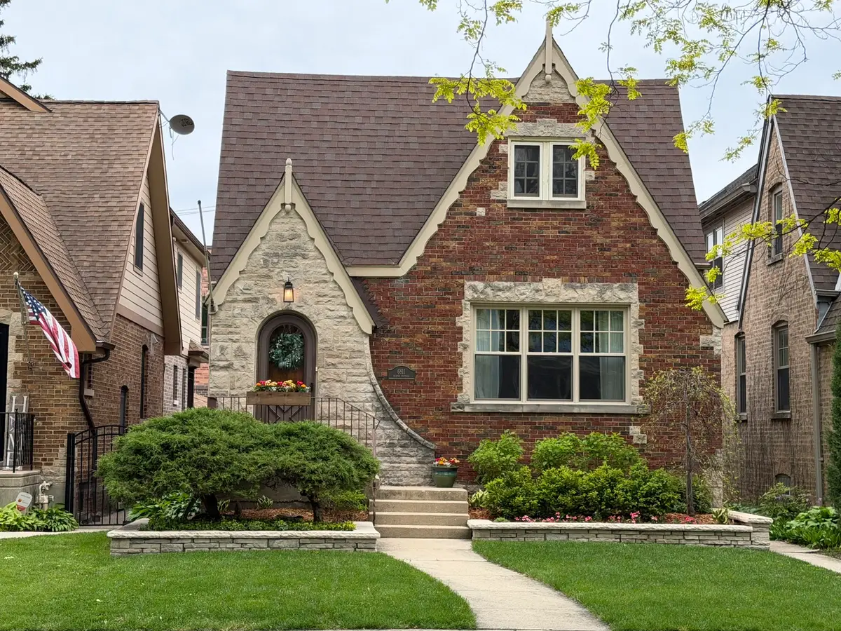 6811 N Osceola Avenue, Chicago, IL 60631 - #1