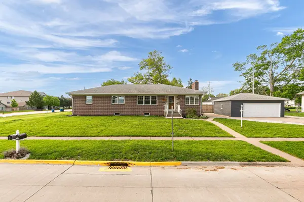 105 W Price Street, Eldridge, IA 52748