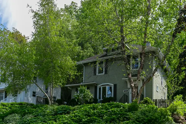 2826 8 1/2 Avenue, Rock Island, IL 61201