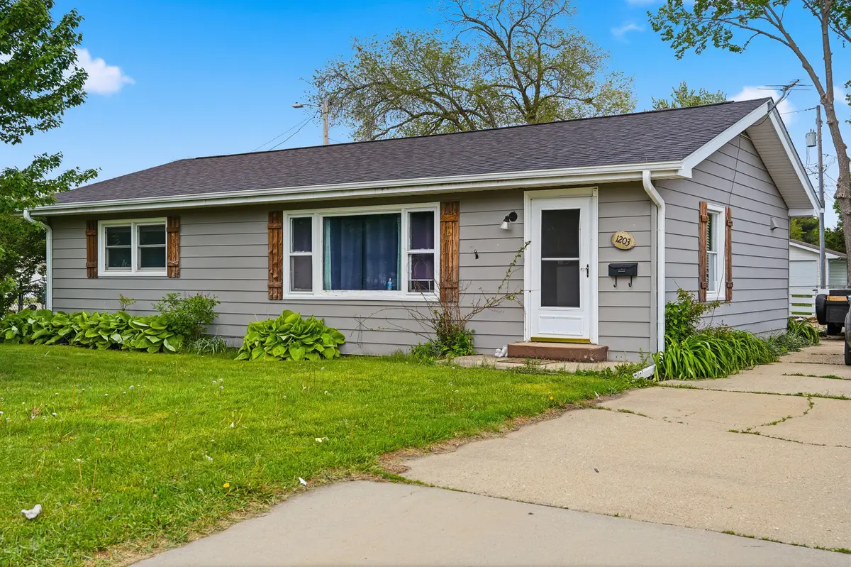 1203 10th Avenue, Rock Falls, IL 61071 - #1