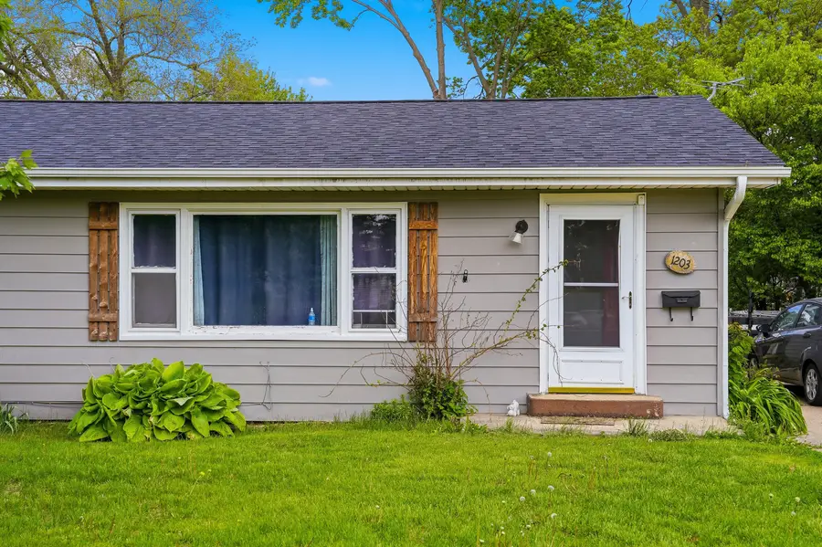 1203 10th Avenue, Rock Falls, IL 61071 - #2