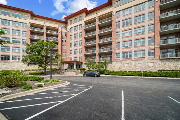 100 Prairie Park Drive #709, Wheeling, IL 60090