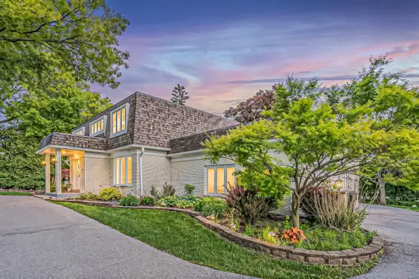 15 Devonshire Drive, Oak Brook, IL 60523