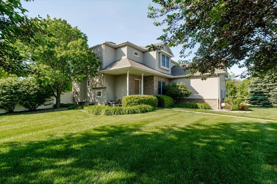 102 Meadowland Drive, Lexington, IL 61753 - #3