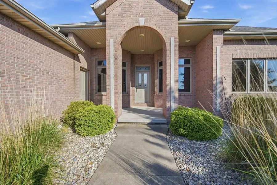 30 Canterbury Court, Fairbury, IL 61739 - #3