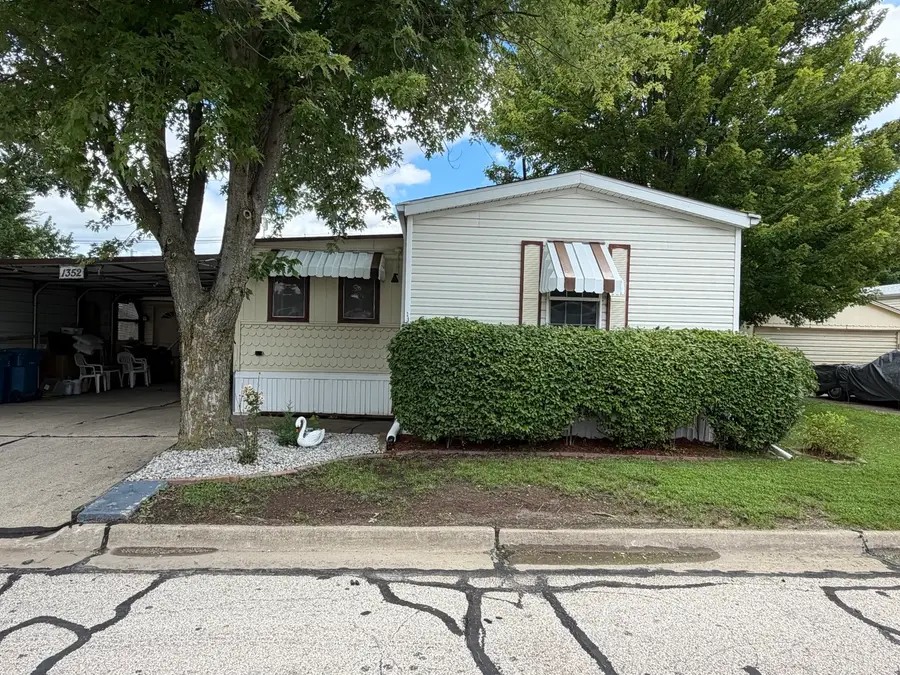 1352 13th Street #1352, Bloomington, IL 61704 - #2
