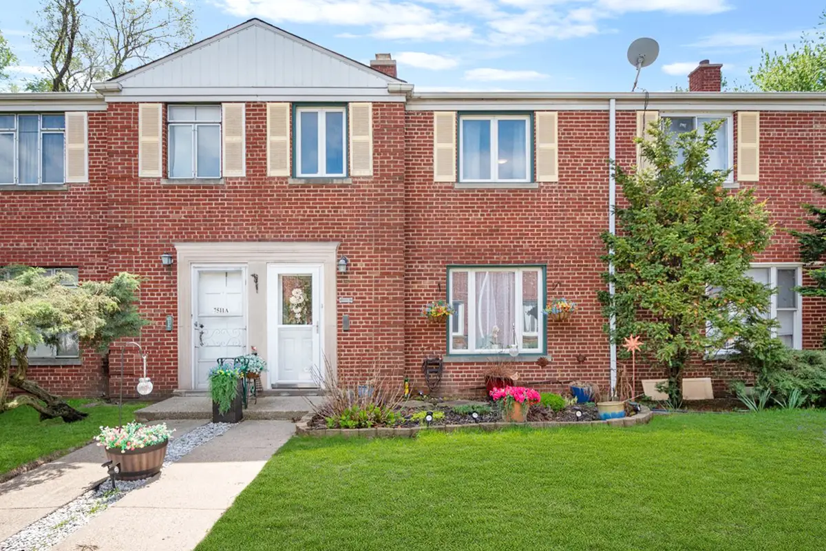 7511 N Bell Avenue, Chicago, IL 60645 - #1