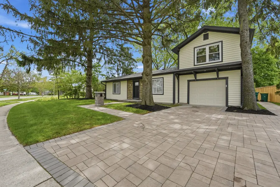 231 Saint Marys Parkway, Buffalo Grove, IL 60089 - #2