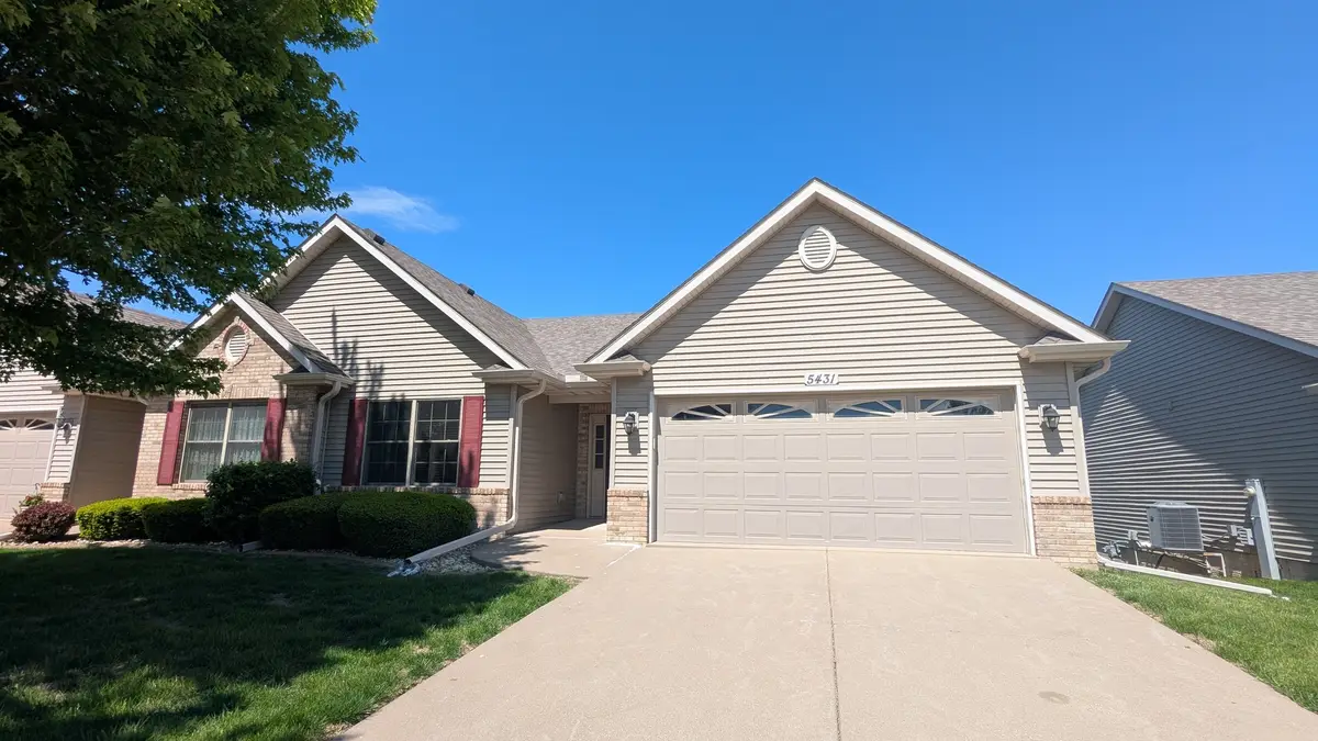 5431 Northwest Circle, Davenport, IA 52806 - #1