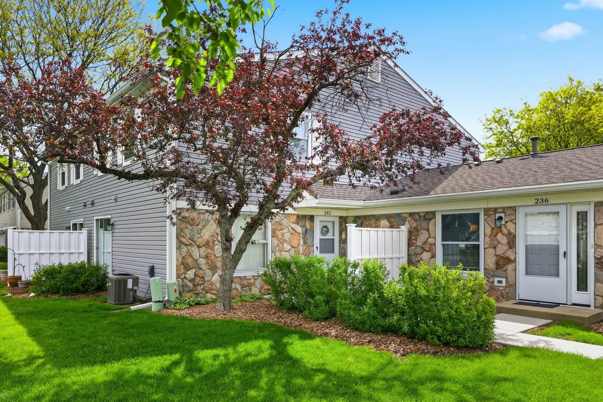 242 Nantucket Harbor #1802, Schaumburg, IL 60193 - #1