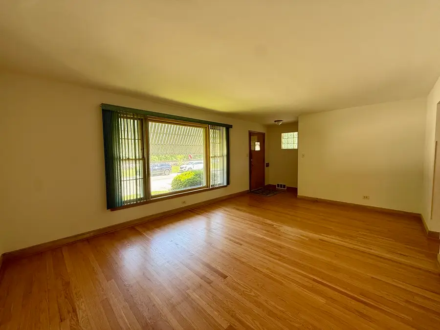 10416 S Sacramento Avenue, Chicago, IL 60655 - #2