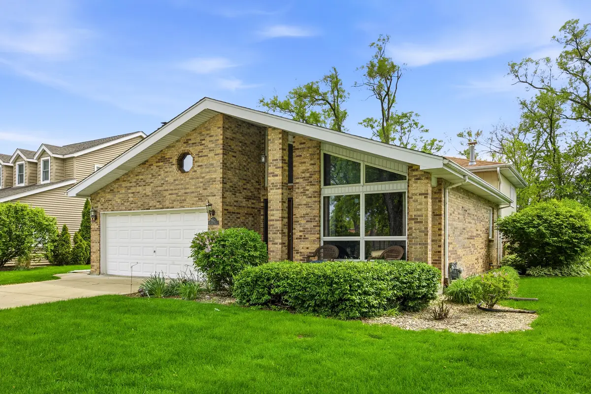 9621 W 56th Street, Countryside, IL 60525 - #1
