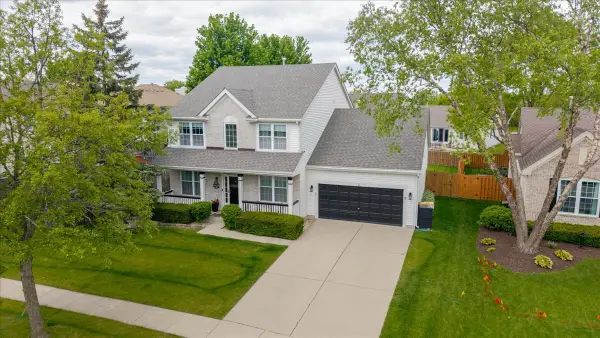 4 Forest Cove Court, Streamwood, IL 60107