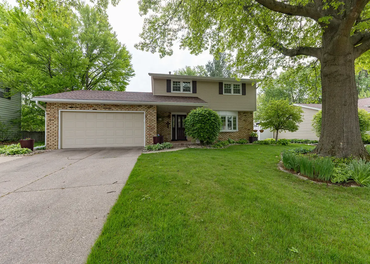 3805 Kenwood Avenue, Davenport, IA 52807 - #1