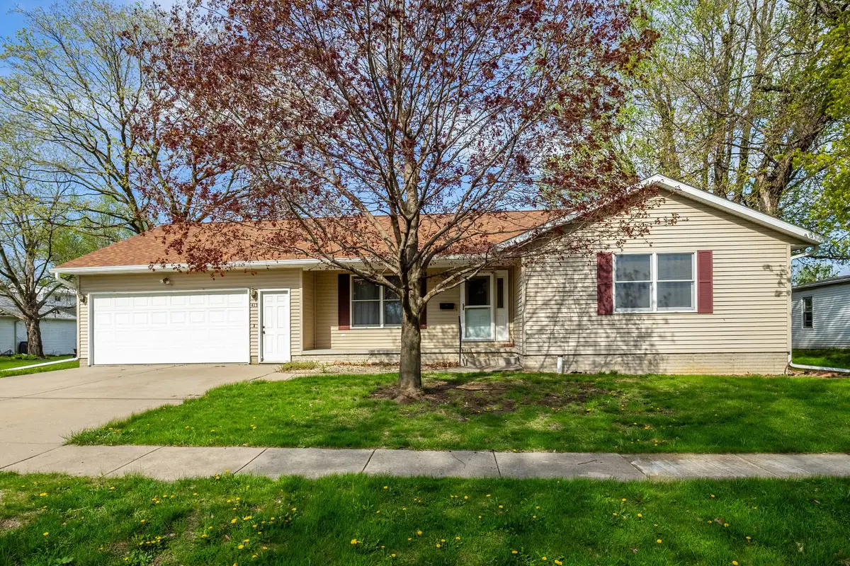 413 N East Street, Cambridge, IL 61238 - #1