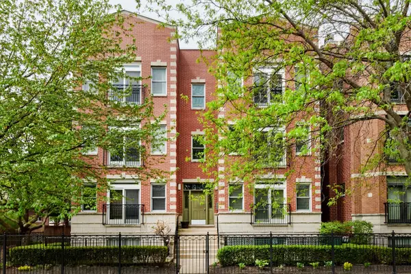 6024 N Damen Avenue #2N, Chicago, IL 60659