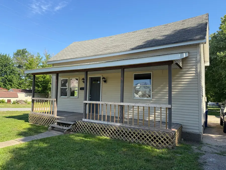 201 E Lindell Street, West Frankfort, IL 62896 - #2