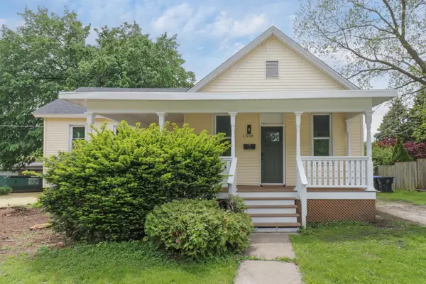 1308 W Market Street, Bloomington, IL 61701