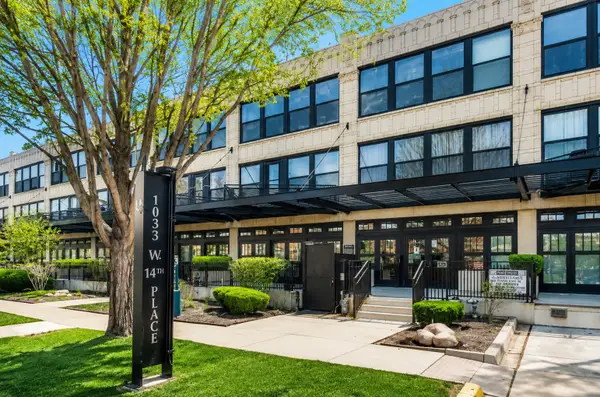 1033 W 14th Place #311, Chicago, IL 60608