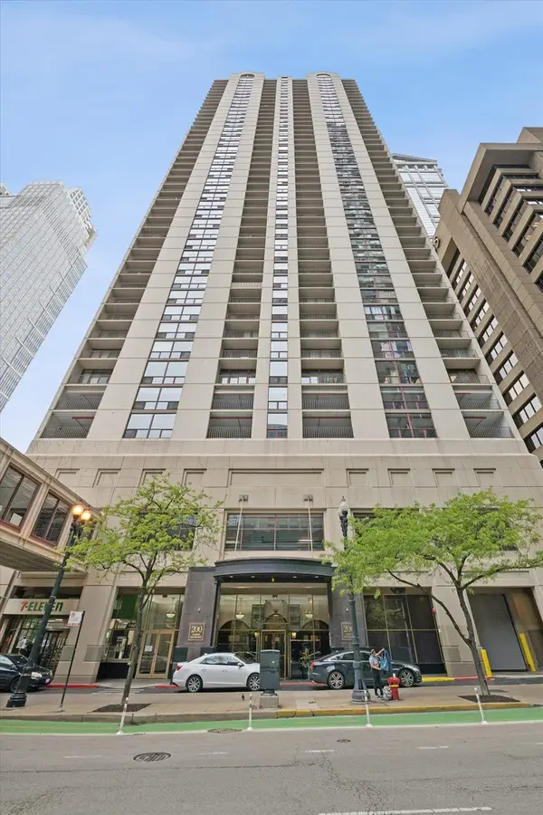 200 N Dearborn Street #1007, Chicago, IL 60601